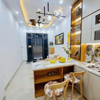 Bán Gấp Nhà Riêng Tại Đường Hoàng Mai, Hoàng Văn Thụ, Hoàng Mai, Hà Nội Giá Ưu Đãi 5,X Tỷ, 28M2