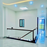 Bán Gấp Nhà 1 Trệt 1 Lầu Sân Xe Ôtô Sổ Riêng Thổ Cư, Gần Trường Tiểu Học Nguyễn Thái Học