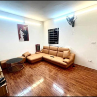 Bán Nhà Đội Cấn Ba Đình 32M2 5Tầng Mặt 6M 6,9Tỷ. Nhà Quận Víp, Tiện. Nhà Đẹp, Nội Thất Xịn