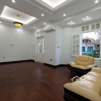Bán Biệt Thự Kiểu Pháp 160M² Lô Góc 3 Thoáng Vài Bước Ra Hồ Tây, Full Sân Vườn Giá Bán 60 Tỷ