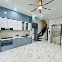 Nhà Đẹp, Mới, Thang Máy, Phố Giáp Bát, Hoàng Mai 33M, 6 Tầng,Mặt Tiền4.3M, Giá Bán 8.6 Tỷ.