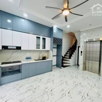 Nhà Đẹp, Mới, Thang Máy, Phố Giáp Bát, Hoàng Mai 33m, 6 tầng, mt 4.3m, giá 8.6 tỷ.