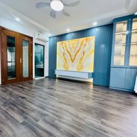 Nhà Đẹp, Mới, Thang Máy, Phố Giáp Bát, Hoàng Mai 33m, 6 tầng, mt 4.3m, giá 8.6 tỷ.