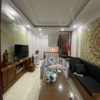 Lạc Long Quân - Tây Hồ - 6 Tầng - Nhà Đẹp - 1 Ngoặt Ra Ô Tô - Gần Hồ Tây - 7,75 Tỷ