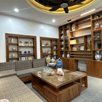 Bán Nhà Đẹp Hướng Đb - Âu Cơ - 75M2 X 5T Thang Máy - Ngõ Thông - 8 Ngủ Full Nội Thất