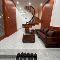 Nhà Đẹp Mặt Ngõ, Dân Xây, Phố Giáp Bát, Hoàng Mai 40m, 4 tầng, mt 3.5m, giá 8.98 tỷ.