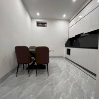 Nhà Đẹp Mặt Ngõ, Dân Xây, Phố Giáp Bát, Hoàng Mai 40m, 4 tầng, mt 3.5m, giá 8.98 tỷ.