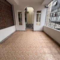 Nhà Đẹp Mặt Ngõ, Dân Xây, Phố Giáp Bát, Hoàng Mai 40m, 4 tầng, mt 3.5m, giá 8.98 tỷ.