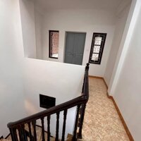 Nhà Đẹp Mặt Ngõ, Dân Xây, Phố Giáp Bát, Hoàng Mai 40m, 4 tầng, mt 3.5m, giá 8.98 tỷ.
