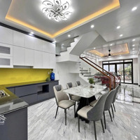 Bán Nhà Mặt Ngõ Phạm Ngọc Thạch - Đống Đa - Oto Đỗ Cửa - 2 Thoáng - Thang Chờ 43M 4 Tầng 11 Tỷ