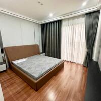 Bán nhà Phố Trạm - Đàm Quang Trung. Ba bước ra phố, Aeon Long Biên 200m. Lh 0965858116