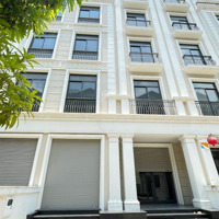 Cho Thuê Nhà Phố Nguyên Căn Diện Tích 235M2 Hoàn Thiện 22 Triệu/Tháng Gần Trường Vinschool