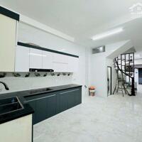 Bán 48,2m2 nhà dân xây đẹp 4,5 tầng tại tổ 16 Thạch Bàn, sát chợ Đồng Dinh. Cách 30m ra đường ô tô