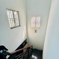 Bình Tân, ô tô thông, Nhà 4 tầng 64M2, gần MT Lê Văn Quới, giá rẻ.