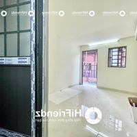 Phòng Ban Công - Máy Lạnh Giá Rẻ Gần Đh Văn Hiến