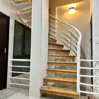 Nhà Phố Vườn Mtkd Đường Nguyễn Hữu Tiến, Giá Bán 17,9 Tỷ