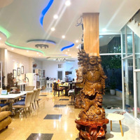 Bán Biệt Thự 3 Tầng, Giá Tốt Tại Lý Tự Trọng, Hải Châu, Diện Tích Khủng 524M2