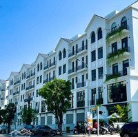 Cho Thuê Nhà Phố Liền Kề 84M2 Có Thang Máy, Máy Lạnh Tại Vinhomes Grand Park. Liên Hệ: 0828030977 Thiện