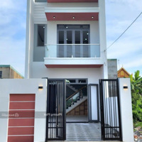Cho Thuê Gấp Nhà 1 Trệt 1 Lầu Sân Xe Hơi, Mặt Tiền Đường Phi Trường Thuận Tiện Kinh Doanh Tại Nhà