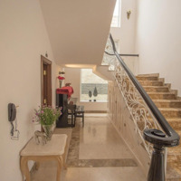 Bán Villa Mặt Tiền Sổ Riêng Đinh Tiên Hoàng, Phường 2, Đà Lạt, Đường Trước Nhà 10M