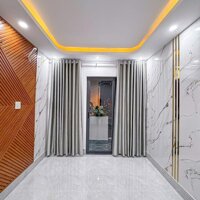 Nhà lầu đẹp gần siêu thị Vincom Hùng Vương, gần đại học Cần Thơ