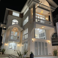 Biệt Thự 2 Mặt Tiền Kdc Sông Đà,Diện Tích16M X 23M, 1 Trệt 1 Lửng 2 Lầu Sân Vườn Rộng, Giá 42 Triệu/ Tháng.
