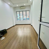 Nhà Đẹp - Phố Vip Hoàng Cầu, 28M2, 4.5 Tầng, 3 Phòng Ngủ Giá Nhỏ 5.45 Tỷ