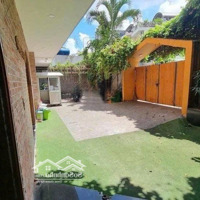 Cho Thuê Biệt Thự Đường Bùi Thị Xuân Q.tân Bình, Diện Tích: 18.5X22M, Trệt 2 Lầu, Giá Bán 150 Triệu