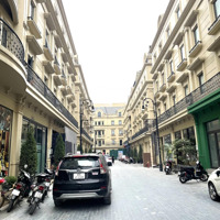 Bán Lk Siêu Đẳng Cấp Phố Đi Bộ Carnaby Đường Nguyễn Xiển
 Diện Tích: 93M2*5T,Mặt Tiền6M, Giá: 31,6 Ty