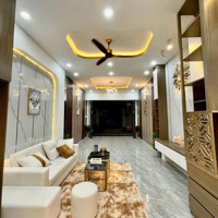 Ngộp Bank - Bán Gấp Nhà Mặt Tiền Nguyễn Văn Giai, P. Đk (Dt: 4X14M) - 2 Tầng