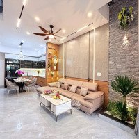 Siêu Phẩm 3 Tầng Nguyễn Chích, Hòa Minh Có Gara Ô Tô. Ngôi Nhà Sẽ Khiến Anh Chị Tự Hào Khi Sở Hữu