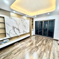 Nhà Kinh Doanh Cầu Giấy - Oto Vào Nhà - Vị Trí Vàng - 46M - Giá Chỉ 15.9 Tỷ
