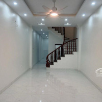 Nhà 5 Tầng Hữu Hưng Đại Mỗ, 50M2- 5 Tầng - 7 Tỷ. Đi 40M Ra Phố.
