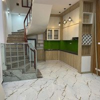 Phố Bạch Mai Nhà Đẹp Ở Ngay Mới Kính Kong Vẫn Còn Thơm Mùi Nước Sơn