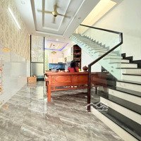 Hàng Hot Ace Ơi Mua Nhanh Qua Lễ Công Chứng. Trệt 1 Lầu Sát Ngã 4 Chiêu Liêu. Đường Rộng 12M.