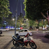 Mặt Phố Ngô Gia Tự , Vỉa Hè Rộng. Kinh Doanh Bất Chấp Mọi Loại Bình. Giá Thì Rẻ Ơi Là Rẻ.
