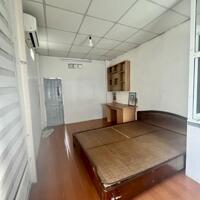 Bán nhà Hòa Bình 7 Sổ Chung- Lô góc - ngõ thông -  nhà khung cột chắc chắn - tiện ích khu vực đầy đủ.