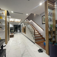 Biệt Thự Vip Cho Thuê Có Thang Máy Tại Vinhomes Thăng Long