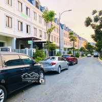 Nhà Phố Lakeview Citydiện Tích100M2 Xd 1 Trệt 3 Lầu, View Công Viên , Hồ Bơi, Giá Bán 18 Tỷ Liên Hệ: 0907860179