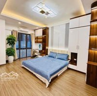 Bán Gấp Nhà Phố Kim Đồng - Ô Tô Đỗ Cổng - Sát Phố - Kinh Doanh Đỉnh.