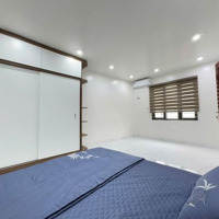 Bán Gấp Nhà Đẹp Ở Ngay Phố Lụa Hà Đông,35M2,5 Tầng,Lô Góc Hơn 6 Tỷ