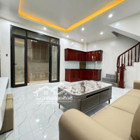 Bán Gấp Nhà Đẹp Ở Ngay Phố Lụa Hà Đông,35M2,5 Tầng,Lô Góc Hơn 6 Tỷ