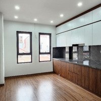 Nhà Hiếm Dễ Tìm Trong Ngõ 222 Rộng Phố Lê Duẩn