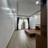 Cầu Giấy - Gần Ô Tô - View Vĩnh Viễn - Gần Hồ -Diện Tích32M2 -Mặt Tiền4M Nhỉnh 7 Tỷ Sổ Vuông Chính Chủ
