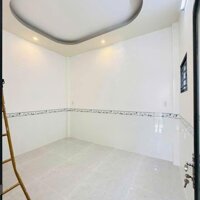 Nhà lầu xây mới 3 phòng ngủ, hẻm 65 đường Lê Hồng Phong