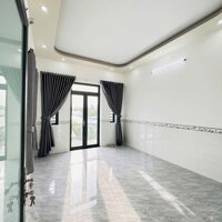 Nhà lầu xây mới 3 phòng ngủ, hẻm 65 đường Lê Hồng Phong