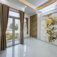 Nhà lầu rộng 4 phòng ngủ, gần trường đại học Y Dược Cần Thơ