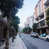 Dòng Căn Vtđ , Vị Trí Đẹp , Đã Được Hoàn Thiện , Chỉ Việc Vào Ở. Giá Bán 9,2 Tỷ.