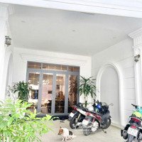 Bán Nhà 2 Mặt Tiền Xây Theo Kiến Trúc Tân Cổ Ngay Trung Tâm Dĩ An