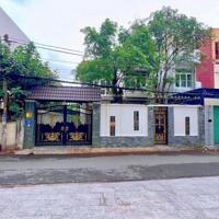 Bán biệt thự sân vườn Thảo Điền 360m2, trệt lầu. HĐT 750tr/năm giá 56 tỷ
